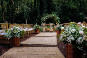 Fotografía de boda en bosque nativo en Huilo Huilo, ceremonia al aire libre, NGS Fotografía